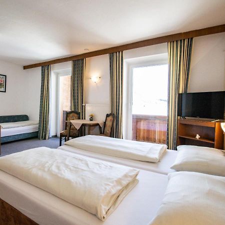 Pension Nina & Gasthof Alpenrose Gschnitz Exterior foto