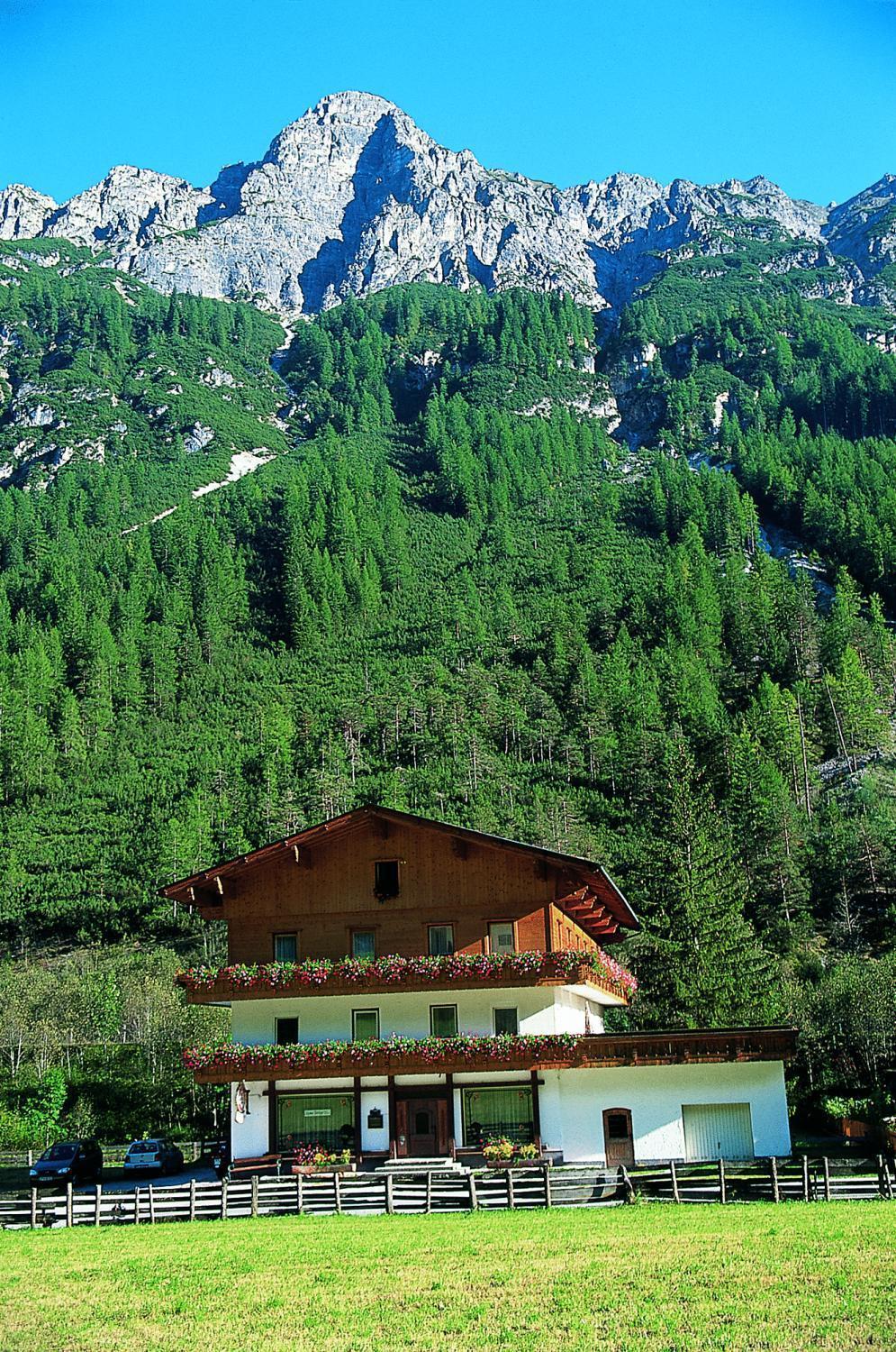Pension Nina & Gasthof Alpenrose Gschnitz Exterior foto