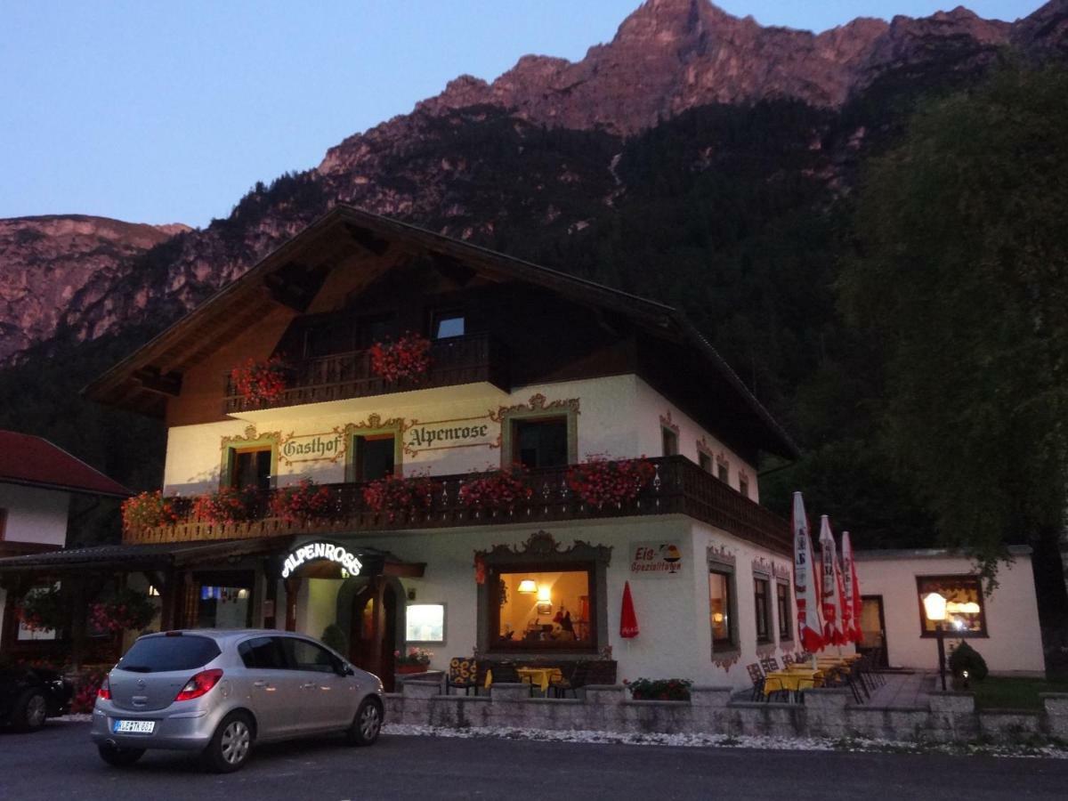 Pension Nina & Gasthof Alpenrose Gschnitz Exterior foto