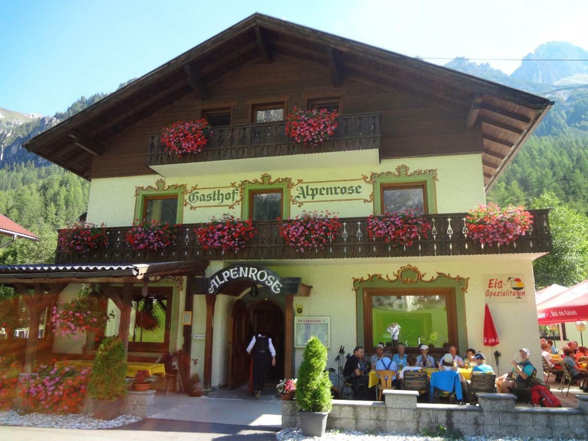 Pension Nina & Gasthof Alpenrose Gschnitz Exterior foto