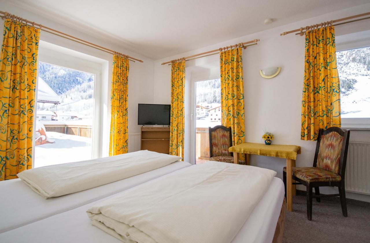 Pension Nina & Gasthof Alpenrose Gschnitz Exterior foto
