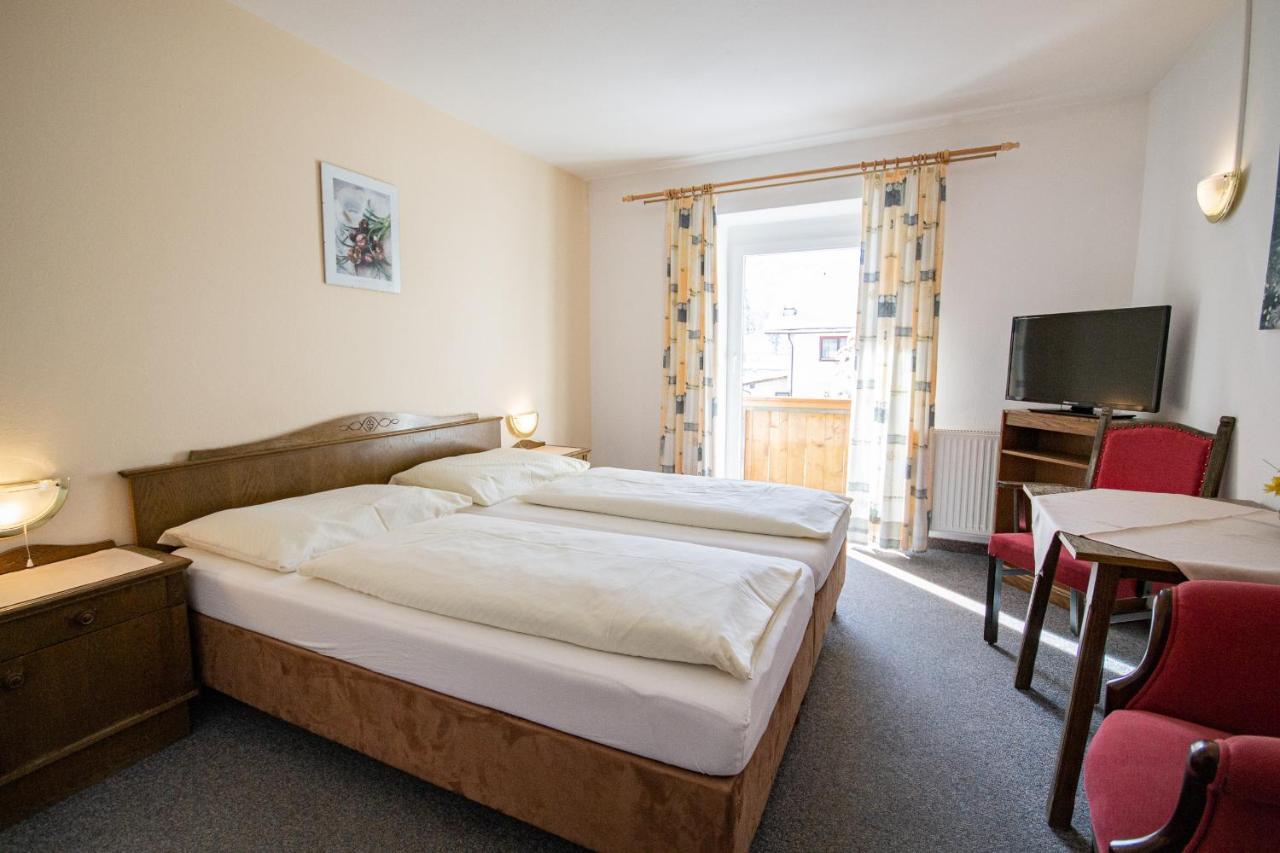 Pension Nina & Gasthof Alpenrose Gschnitz Exterior foto