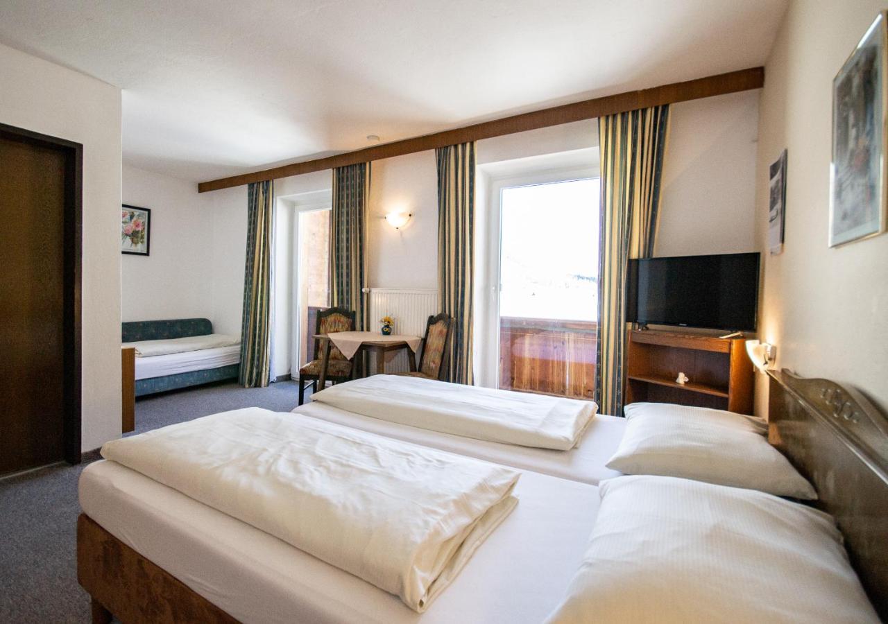 Pension Nina & Gasthof Alpenrose Gschnitz Exterior foto