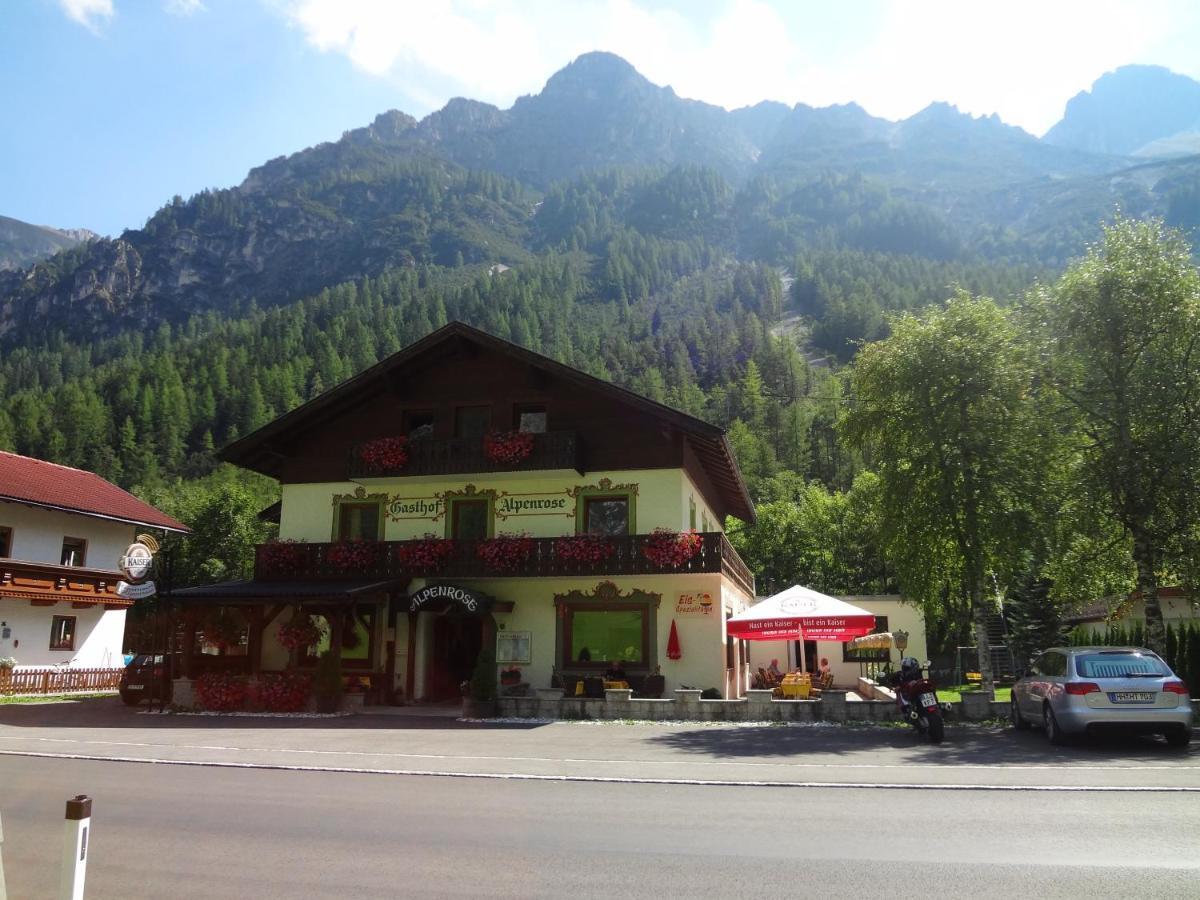 Pension Nina & Gasthof Alpenrose Gschnitz Exterior foto